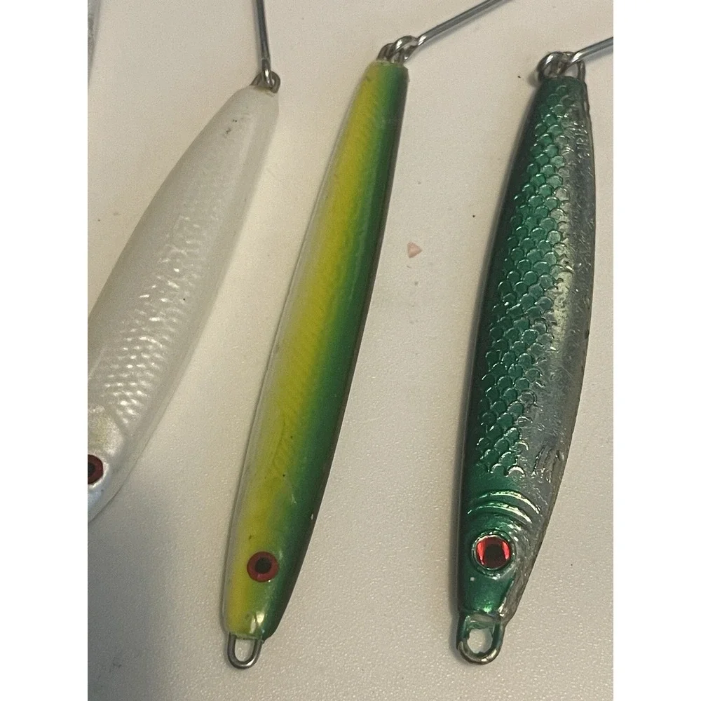 Lot Of 8 Fishing Lures